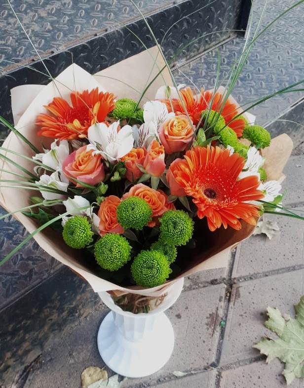 Букет цветов из: Герберы, Хризантемы, Альстромерии и Розы в Таксимо