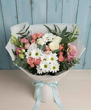 Букет цветов из:  Розы, Лизиантусы и Хризантемы в Таксимо