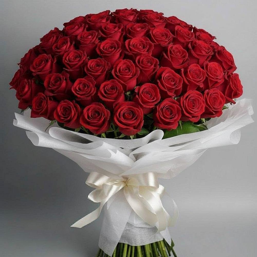 Букет 101 Красная роза Блэк Мэджик в Таксимо