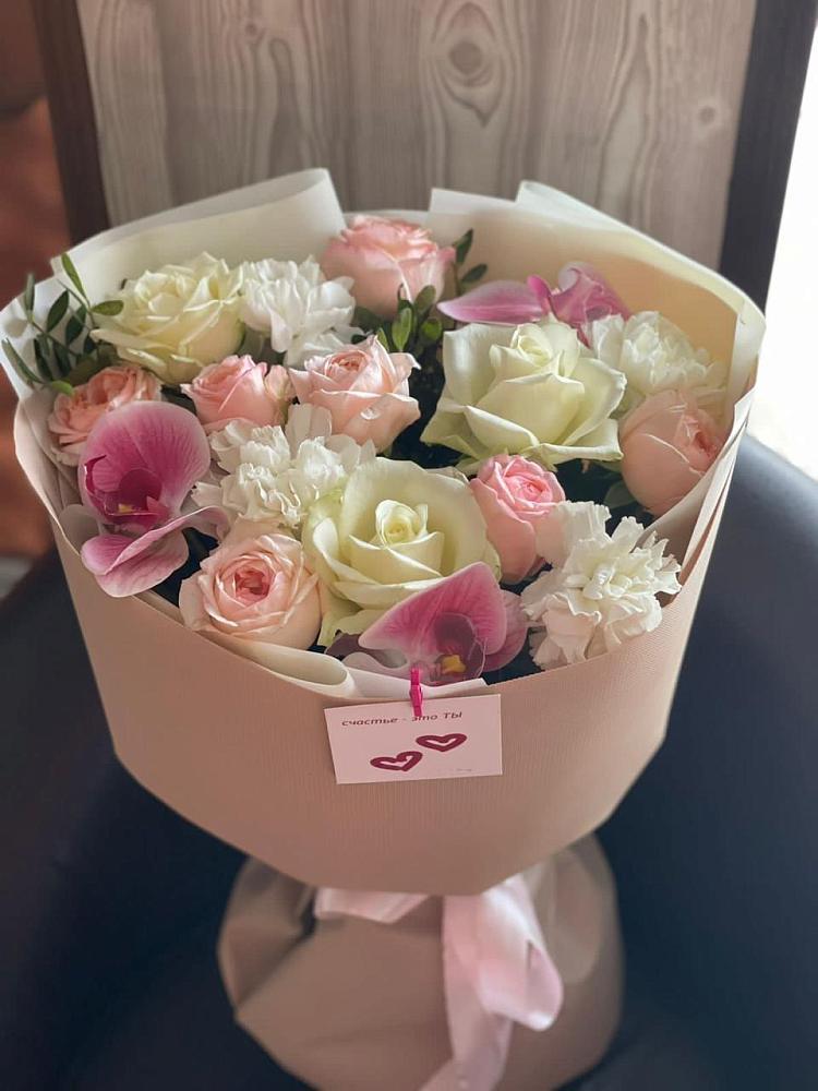 Букет цветов из: Орхидеи, Розы и Гвоздики в Таксимо