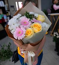 Букет цветов из:  Герберы, Розы и Хризантемы в Таксимо