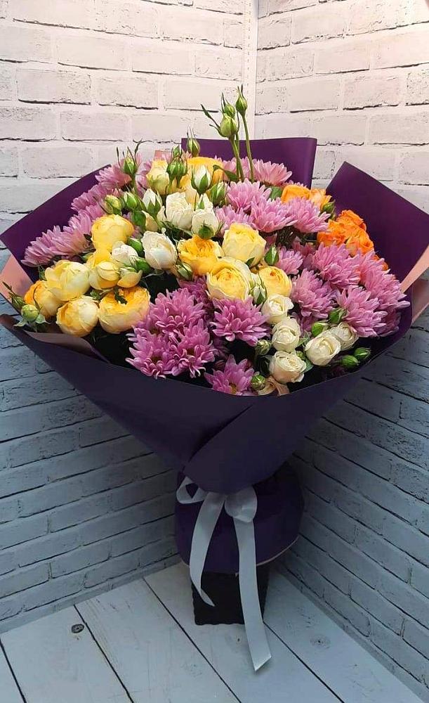 Букет цветов из: Хризантемы и Розы в Таксимо