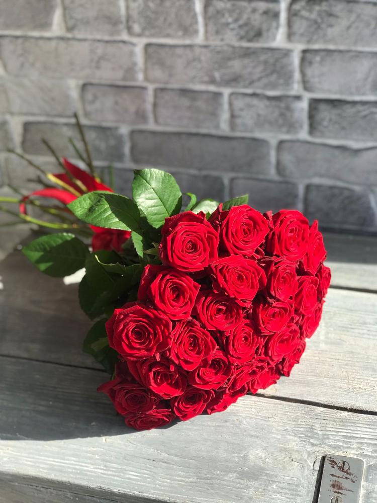 Букет Красные розы Фридом в Таксимо