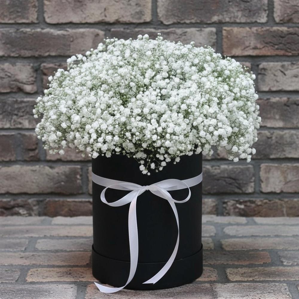 Цветочная композиция из Гипсофила в шляпной коробке в Таксимо