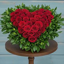 Цветочная композиция из Розы в виде сердца в Таксимо