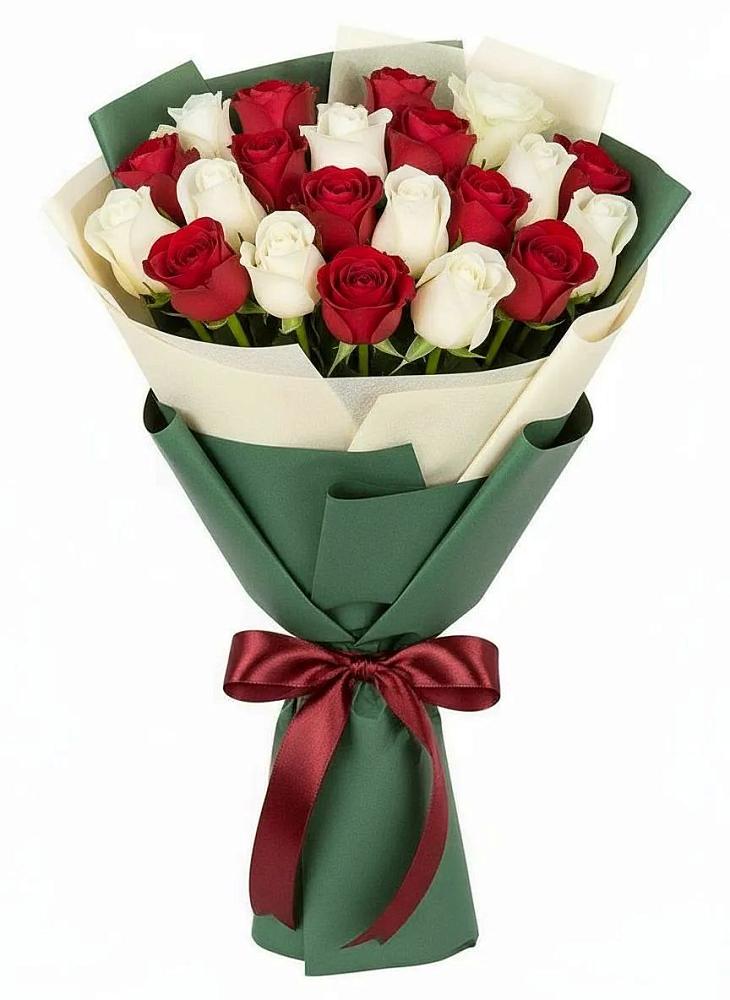 Букет Микс из красных и белых роз в Таксимо