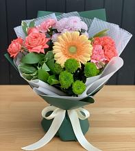 Букет цветов из:  Гвоздики, Розы, Герберы и Хризантемы #REPLACE_PRED# Таксимо