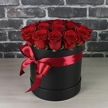 Цветочная композиция из Розы в шляпной коробке в Таксимо