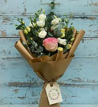 Букет цветов из:  Розы и Лизиантусы в Таксимо